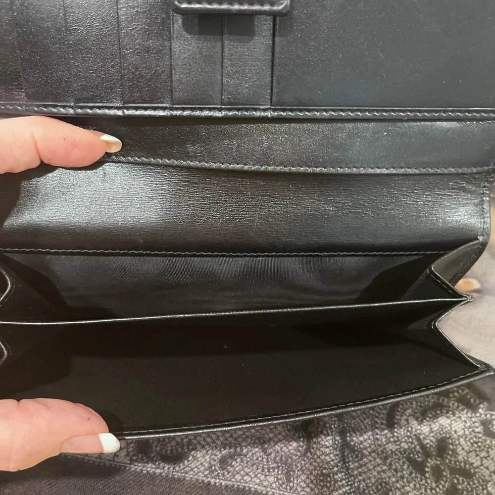 Gucci Leather Wallet made in Italy. Edges very good  condition.Stamp 112715-2149 - Picture 9 of 14